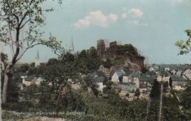 Hier geht es zur Karte mit dem Motiv 'Burg und Kirchen unter blauem Himmel'